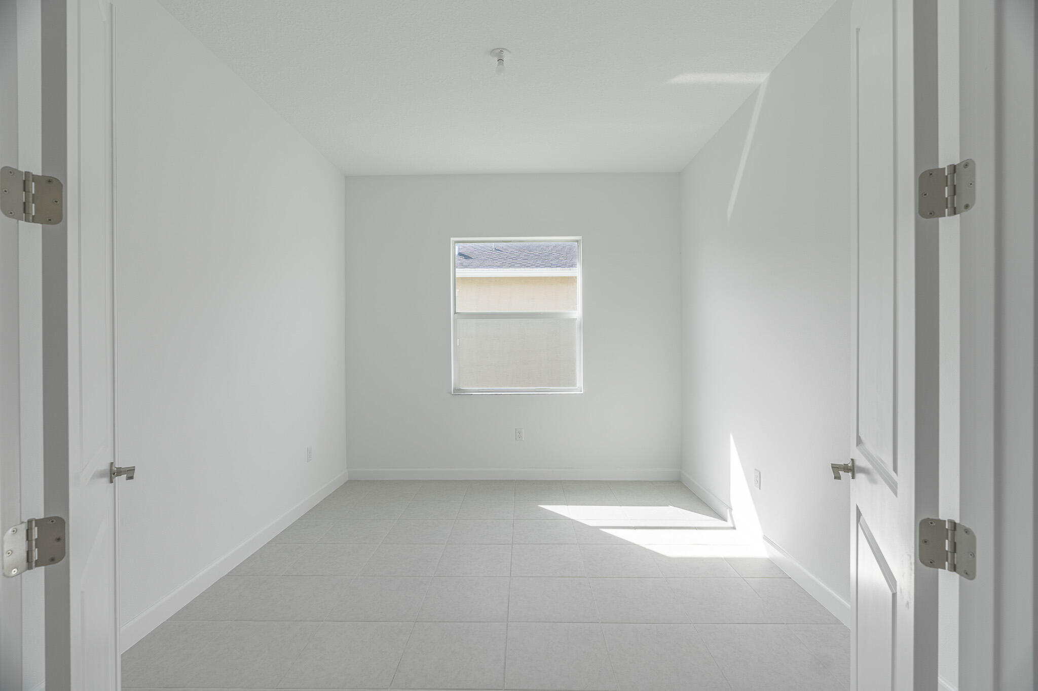 REPLAT OF VERANDA PRESERVE EAST - Residential Lease
