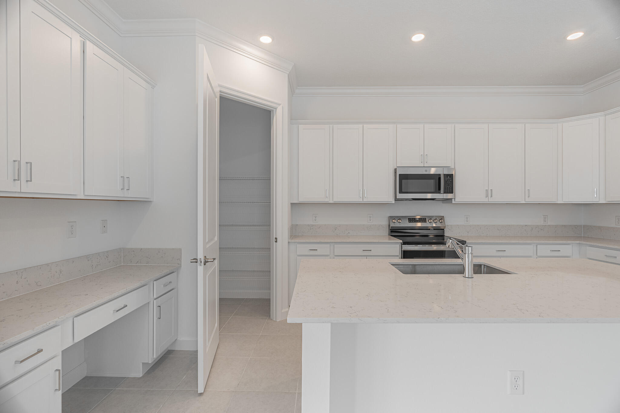 REPLAT OF VERANDA PRESERVE EAST - Residential Lease