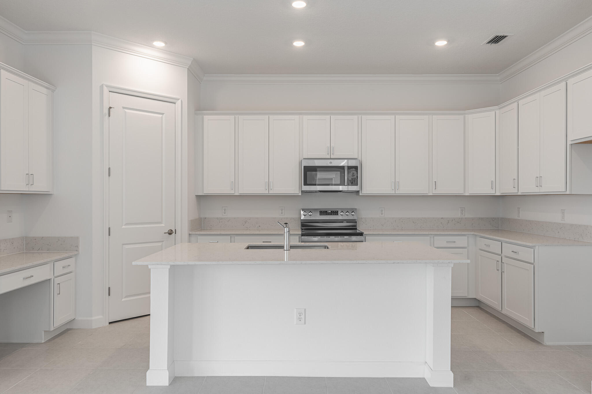 REPLAT OF VERANDA PRESERVE EAST - Residential Lease