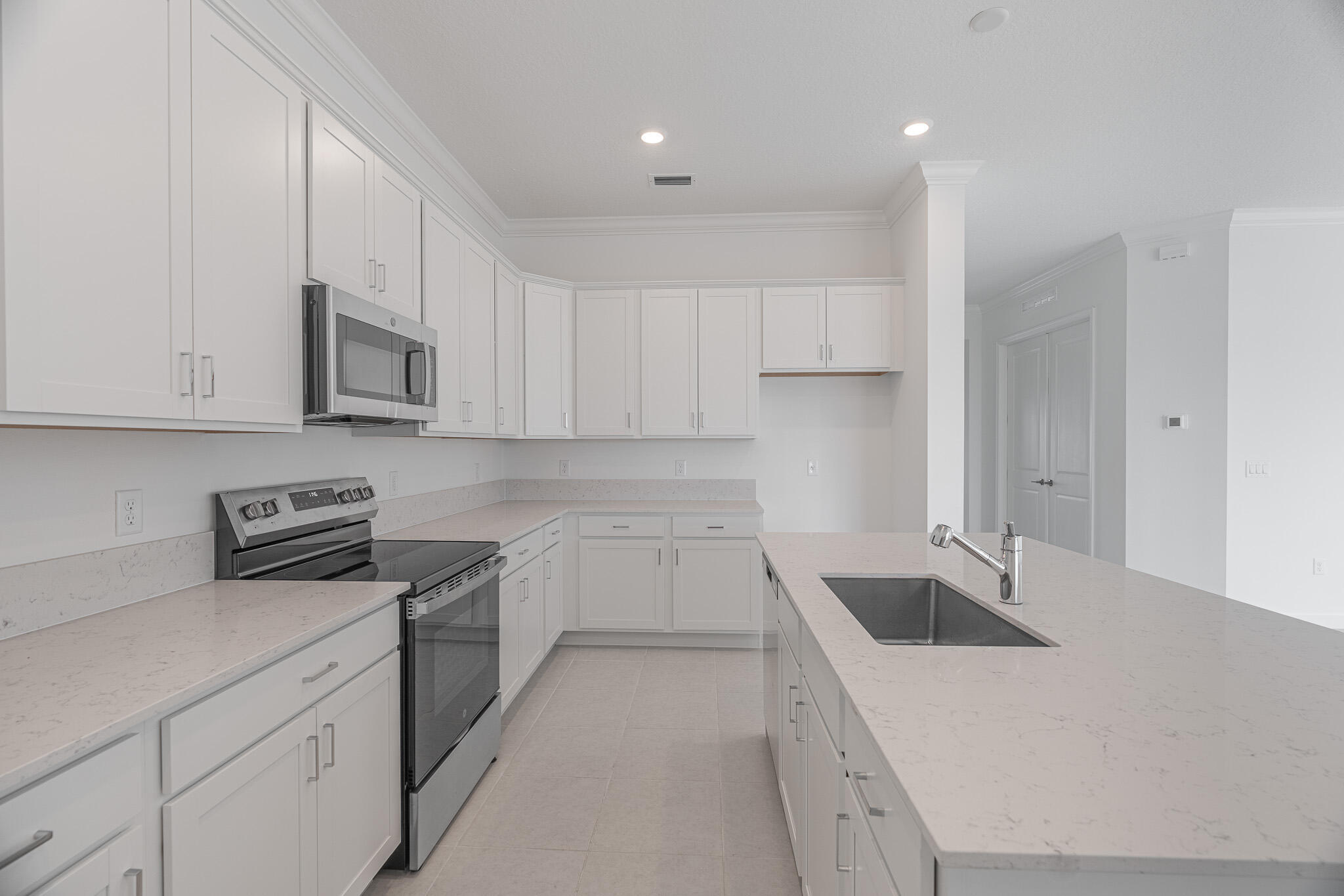 REPLAT OF VERANDA PRESERVE EAST - Residential Lease