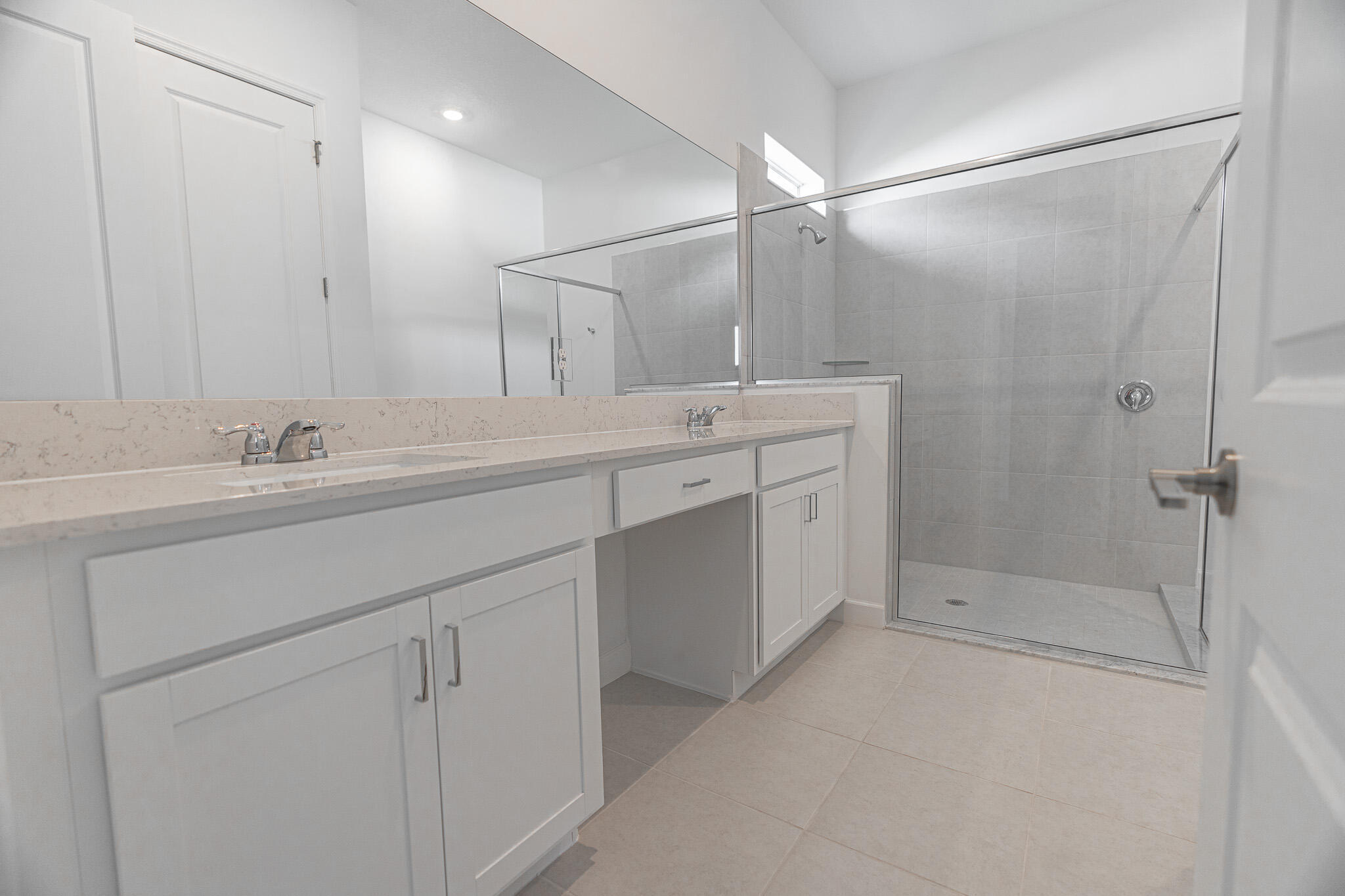REPLAT OF VERANDA PRESERVE EAST - Residential Lease