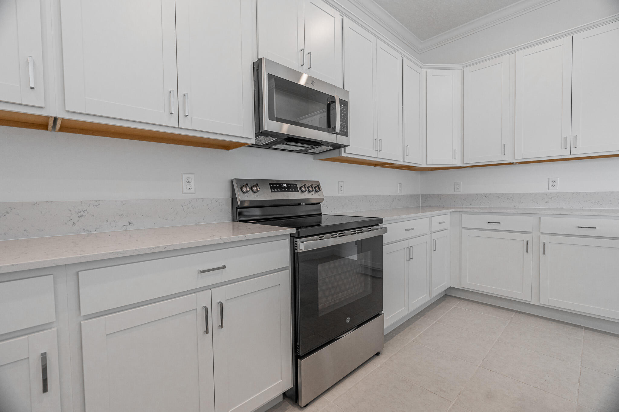 REPLAT OF VERANDA PRESERVE EAST - Residential Lease