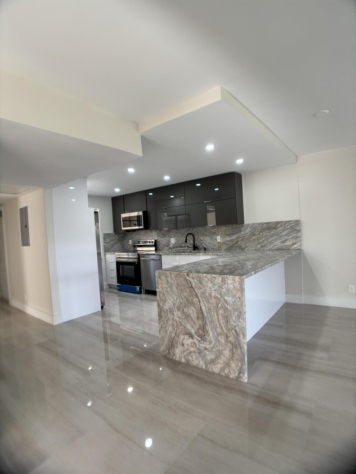 NO 78 PALM-AIRE COUNTRY CLUB - Residential