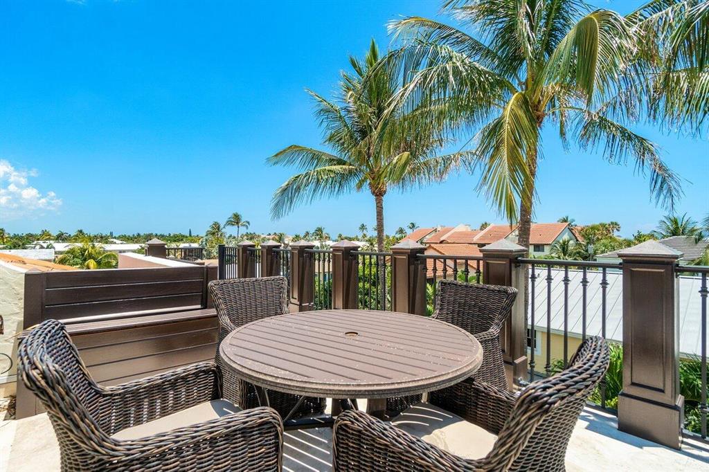 SHORE VIEW - Residential