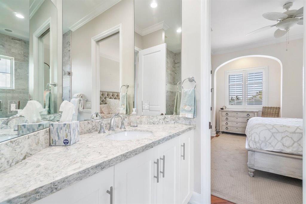 SHORE VIEW - Residential