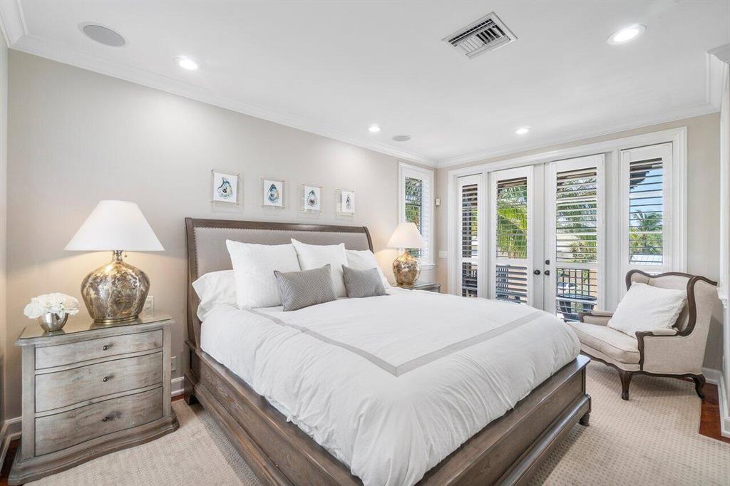 SHORE VIEW - Residential