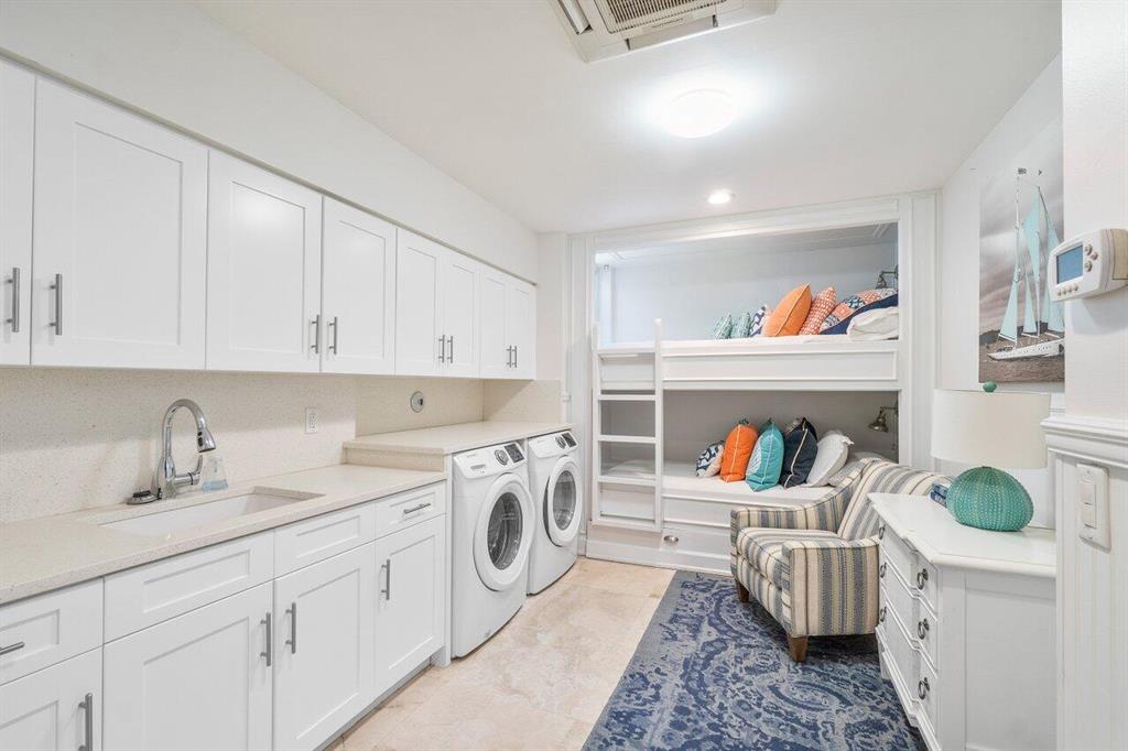 SHORE VIEW - Residential