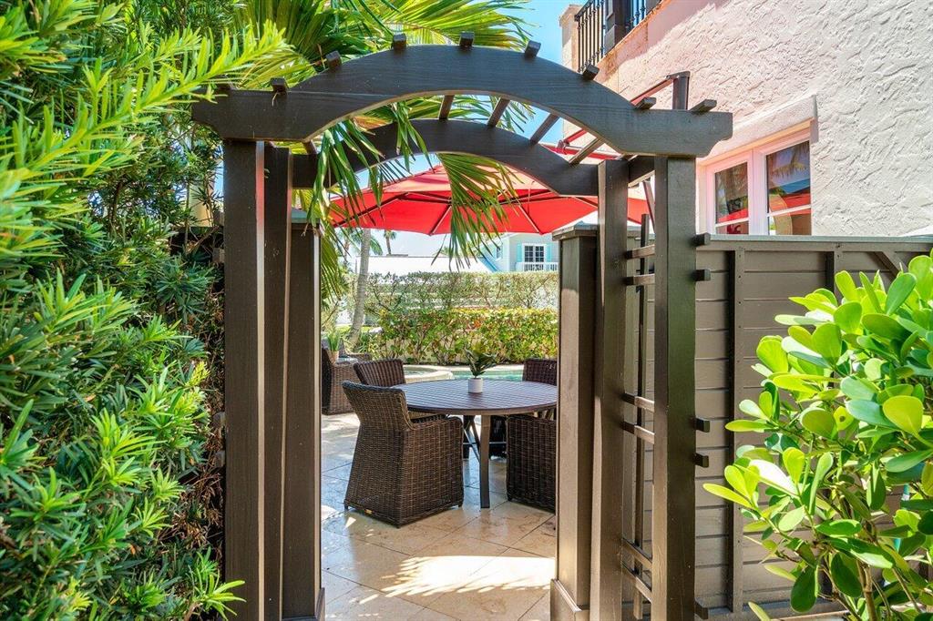 SHORE VIEW - Residential