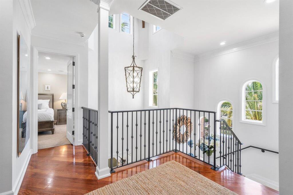 SHORE VIEW - Residential