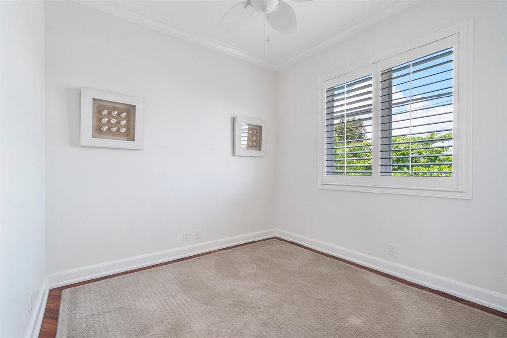 SHORE VIEW - Residential