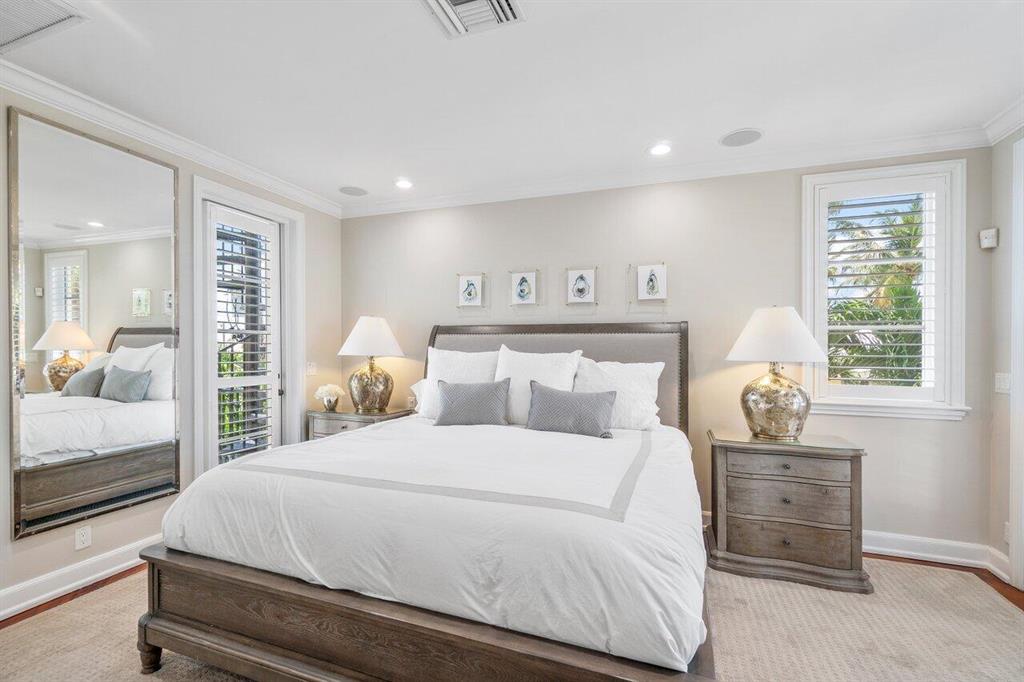 SHORE VIEW - Residential