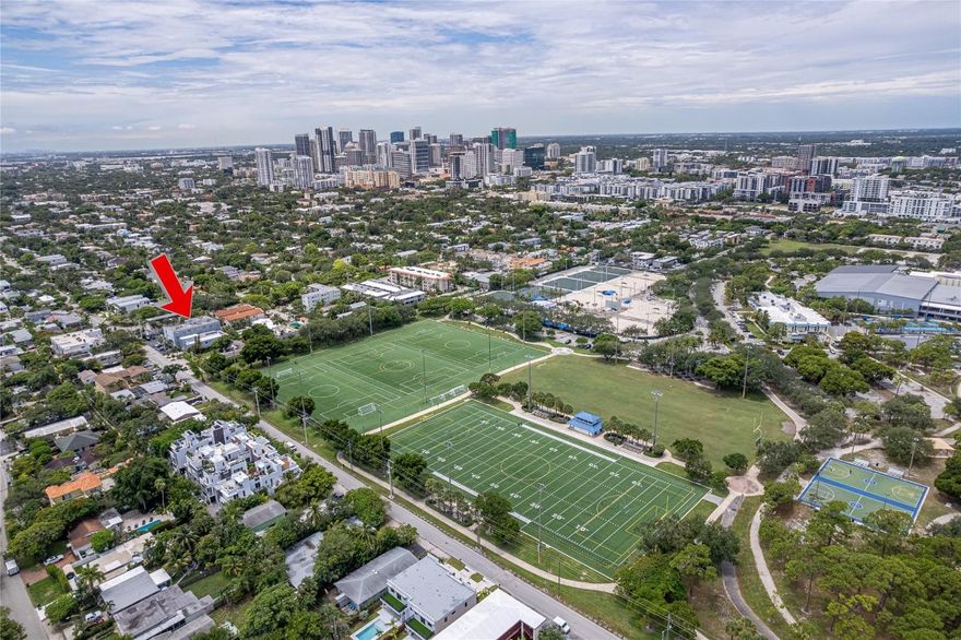 BEAUTIFULLY RENOVATED CORNER UNIT IN VICTORIA PARK, INCLUDING: MARBLE FLOORS, MARBLE BATHROOM, STAINLESS STEEL APPLIANCES, NEW CARPET IN BEDROOM, LARGE WALK-IN CLOSET. BUILDING SITUATED NEXT TO HOLIDAY PARK ON QUIET DEAD END STREET. A BRAND-NEW TENNIS FACILITY CLOSE TO THE BUILDING IS UNDER CONSTRUCTION IN HOLIDAY PARK INCLUDING 20 CLAY COURTS AND STADIUM FACILITY. LAS OLAS BOULEVARD IS MINUTES AWAY WITH A VIBRANT MIX OF THE BEST RESTAURANTS AND SHOPS.