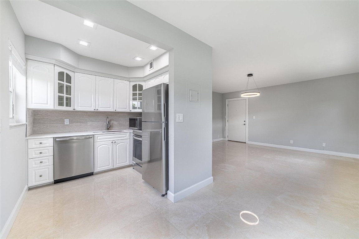 PARK PLACE CONDO - Residential Lease