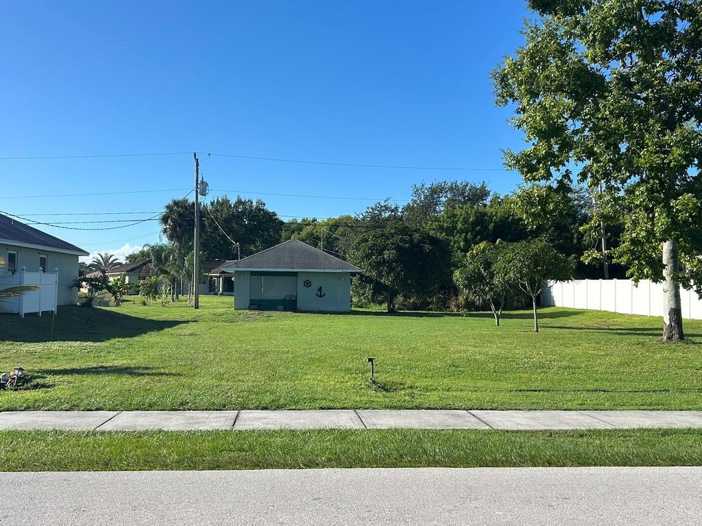 Photo of 5201 NW North Macedo Blvd, Port Saint Lucie, FL 34983 (MLS # R11135729)