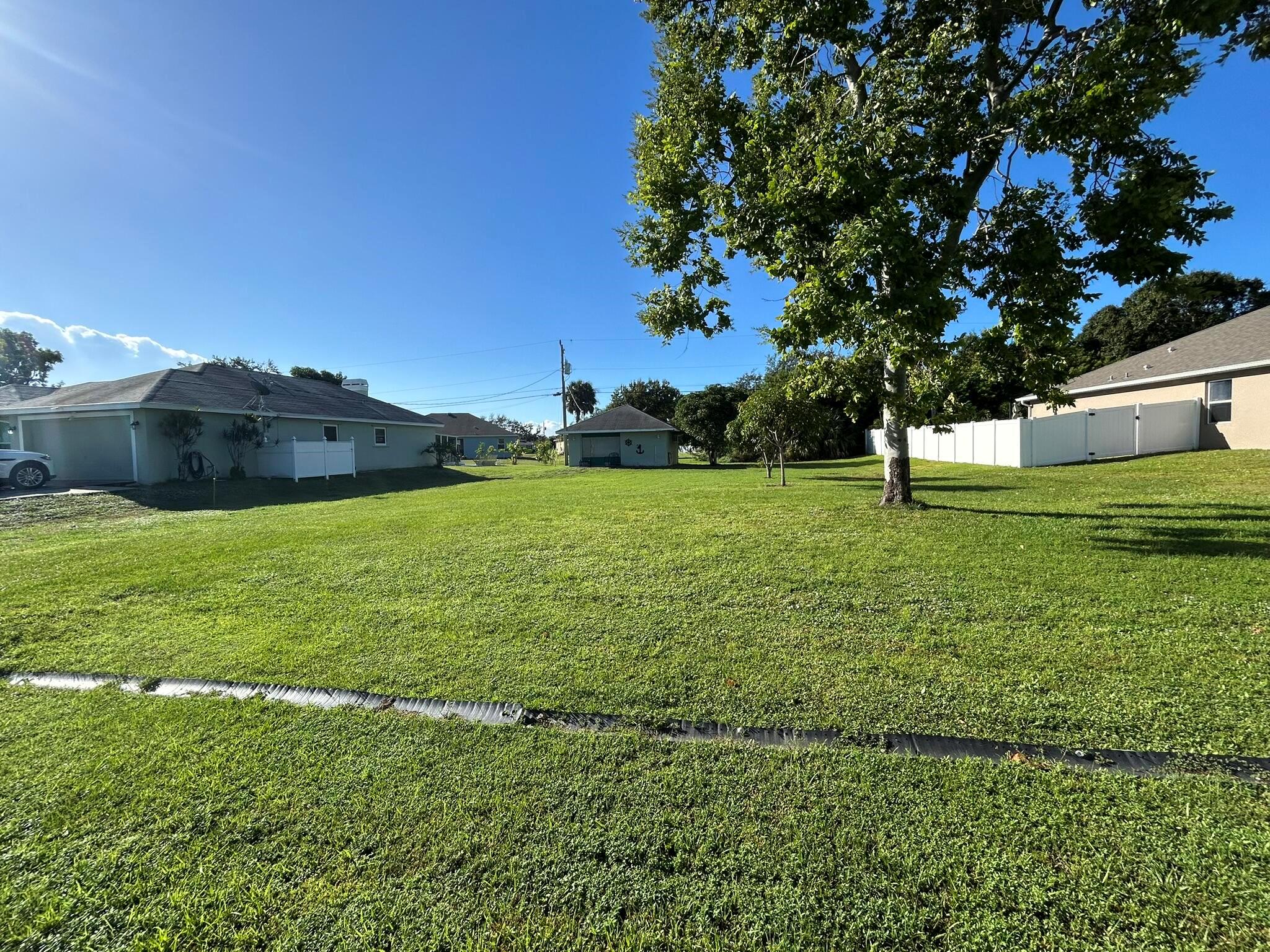 PORT ST LUCIE SECTION 43 - Land