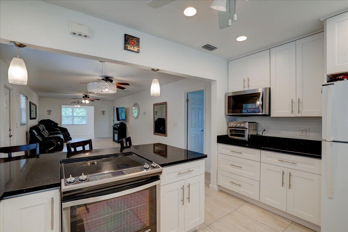 COUNTRY MANORS CONDO - Residential