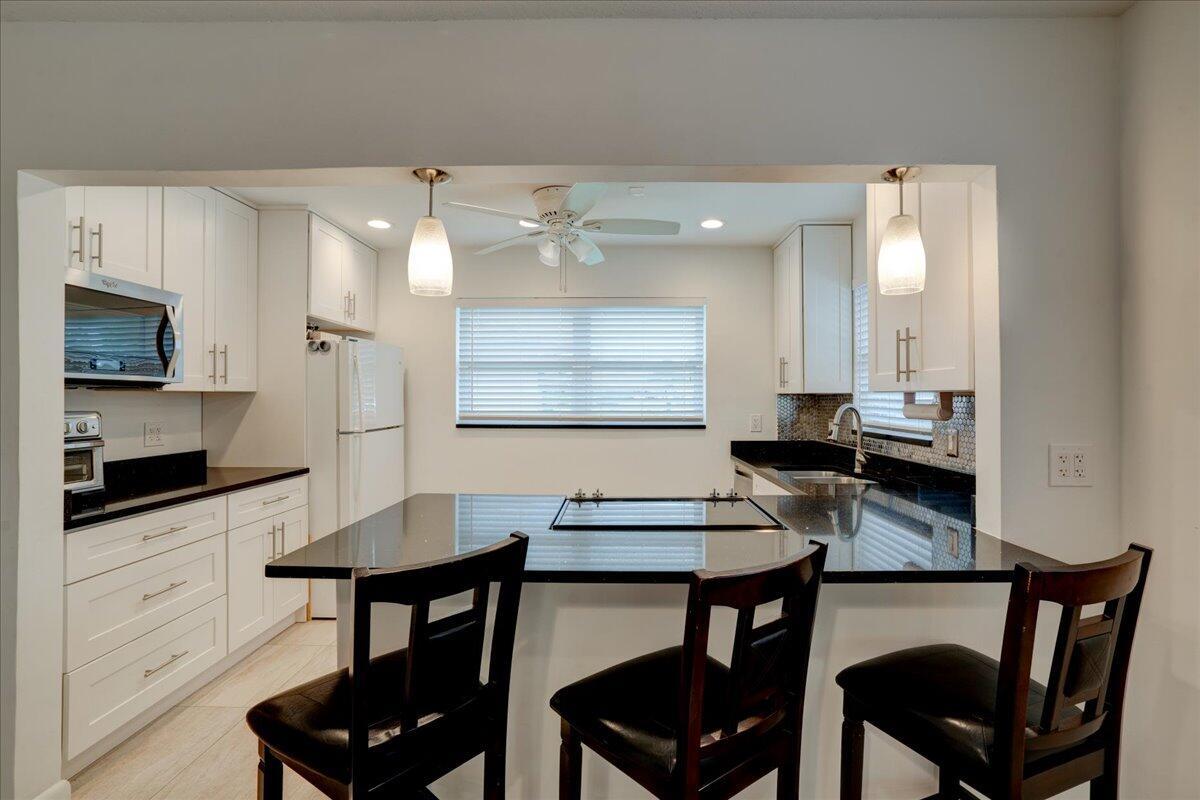 COUNTRY MANORS CONDO - Residential