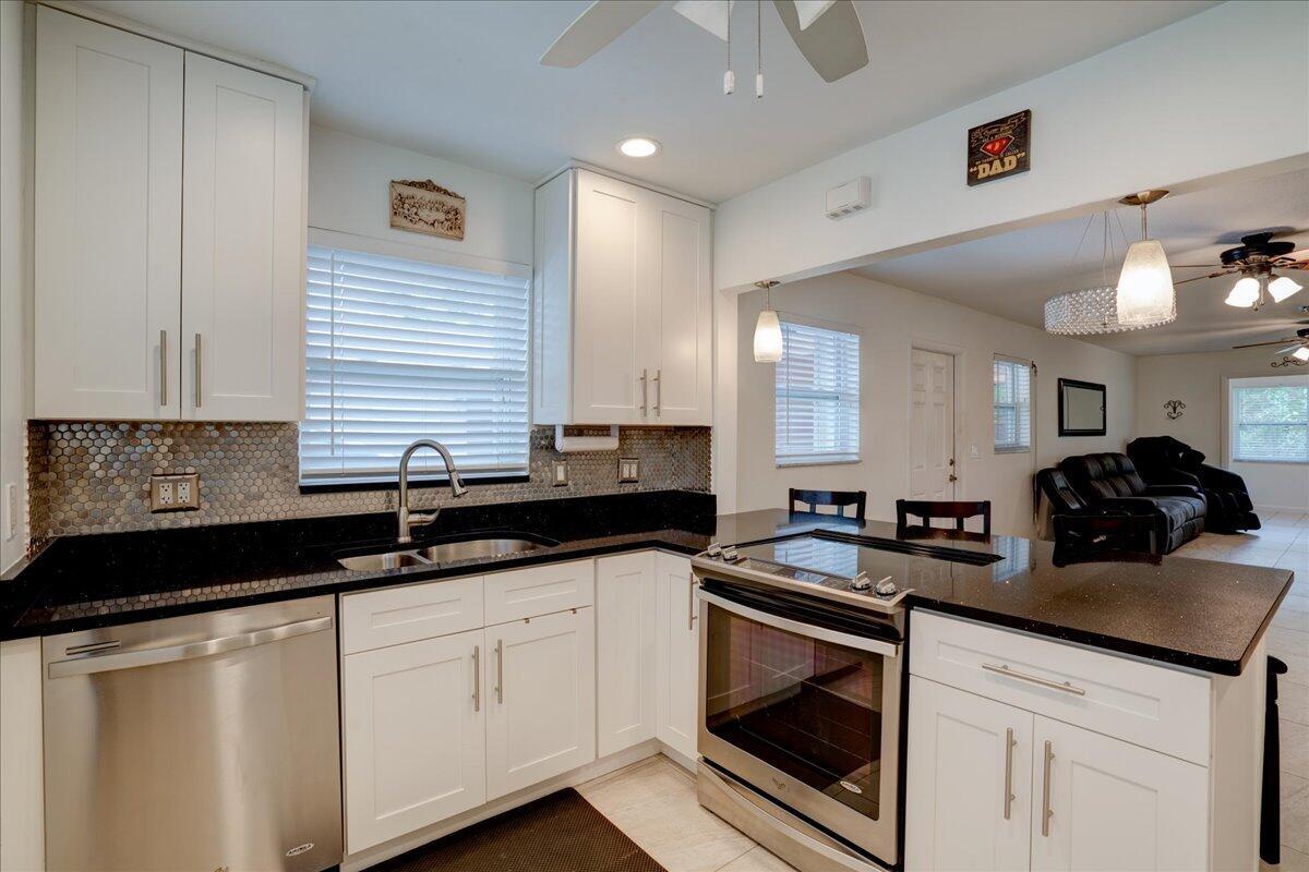 COUNTRY MANORS CONDO - Residential