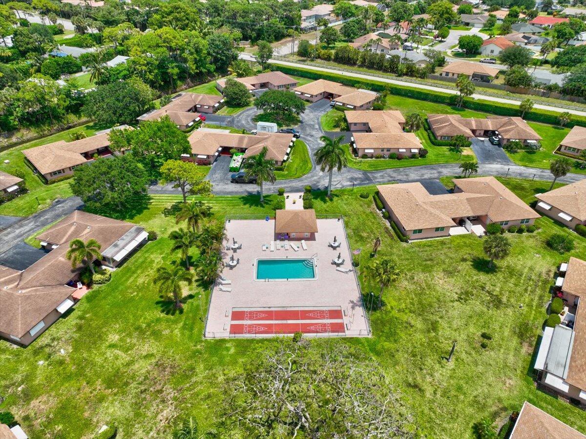 COUNTRY MANORS CONDO - Residential