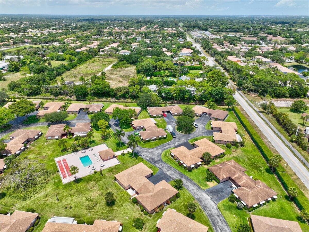 COUNTRY MANORS CONDO - Residential