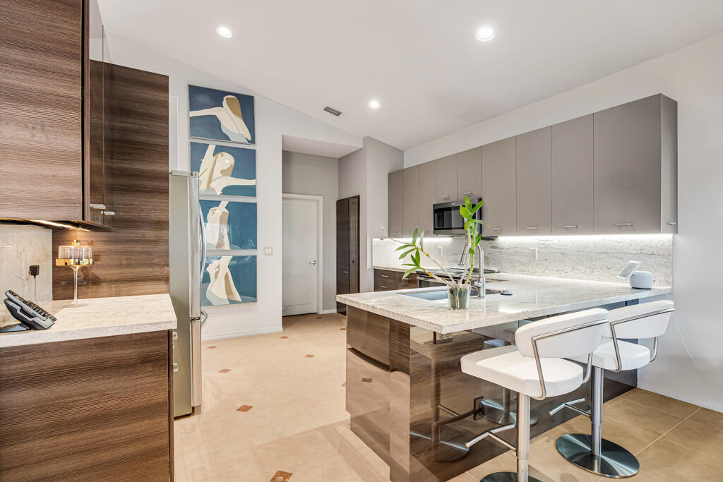 VENETIAN ISLES - Residential