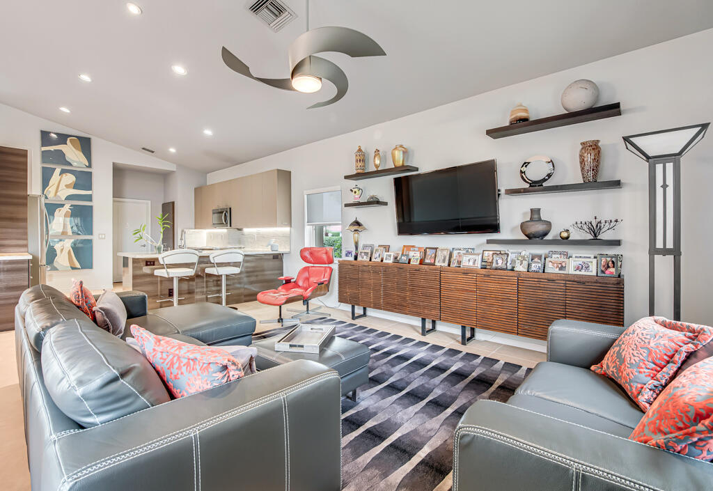 VENETIAN ISLES - Residential