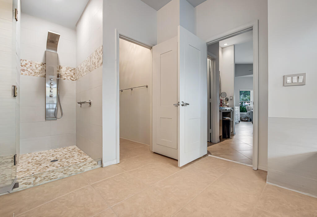 VENETIAN ISLES - Residential