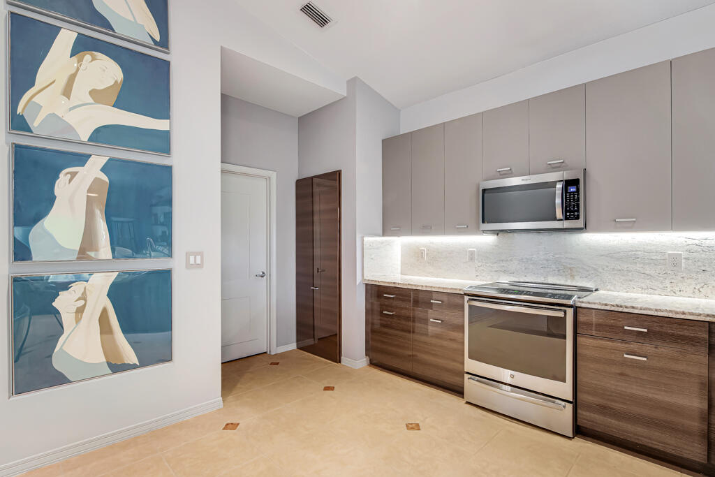 VENETIAN ISLES - Residential