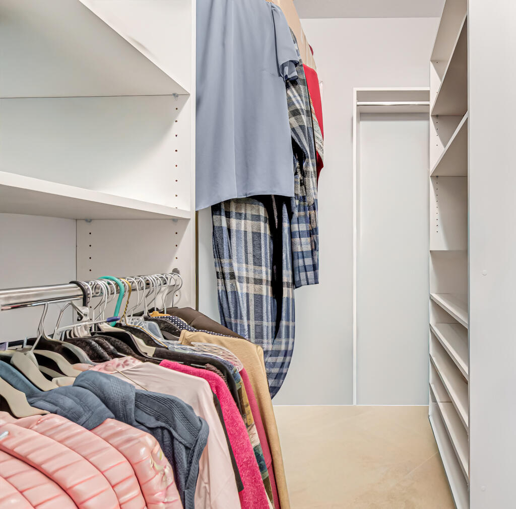 VENETIAN ISLES - Residential