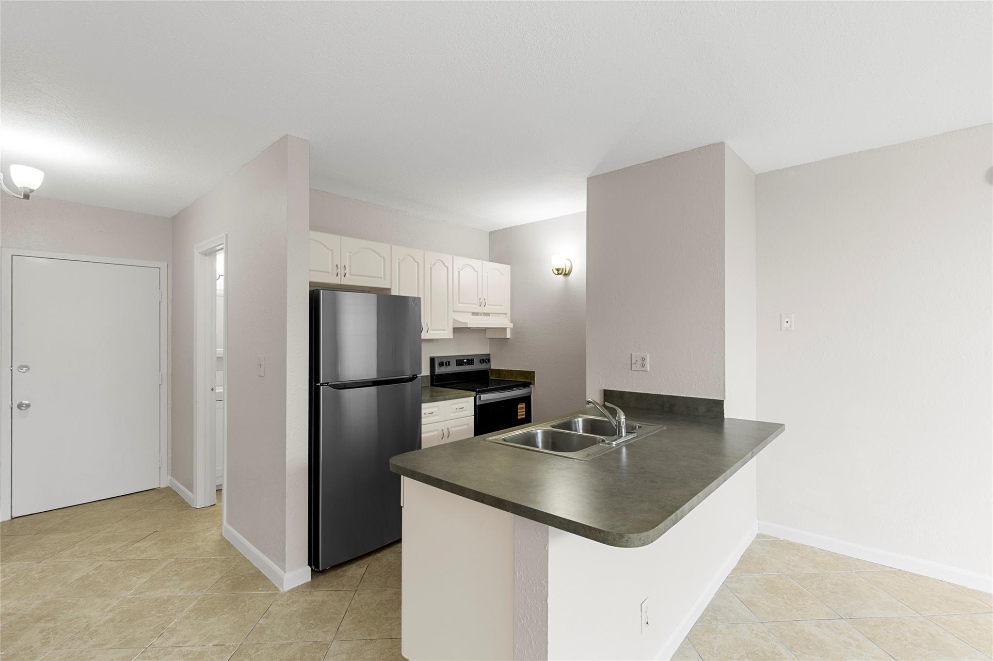 2401 Riverside Dr 518B