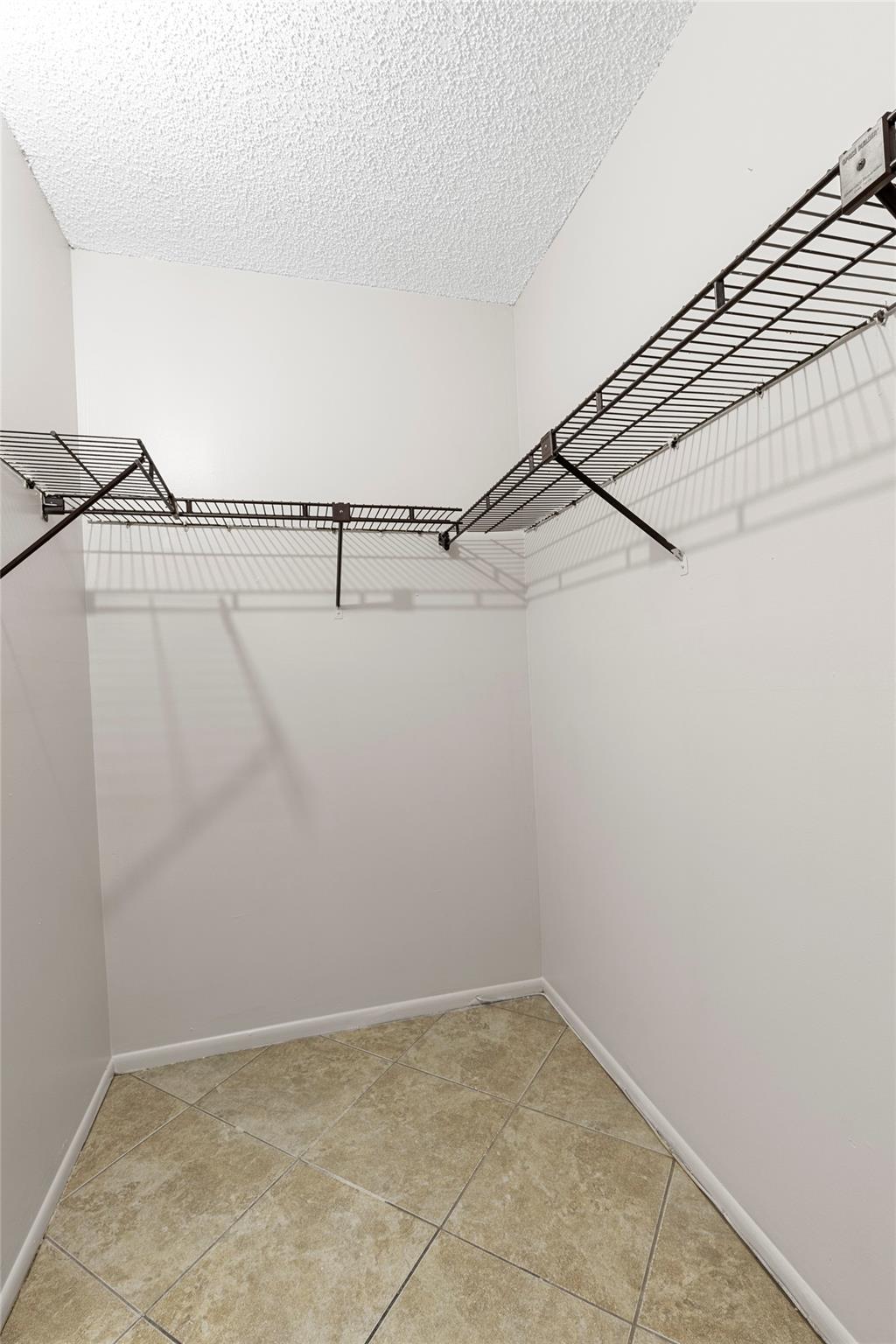TOWER CLUB - Residential