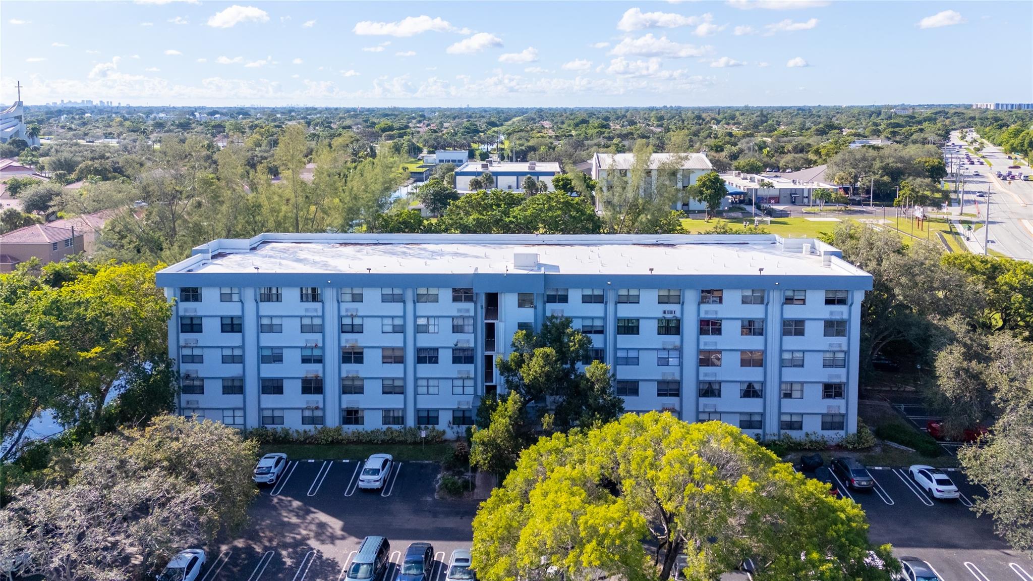 TOWER CLUB - Residential