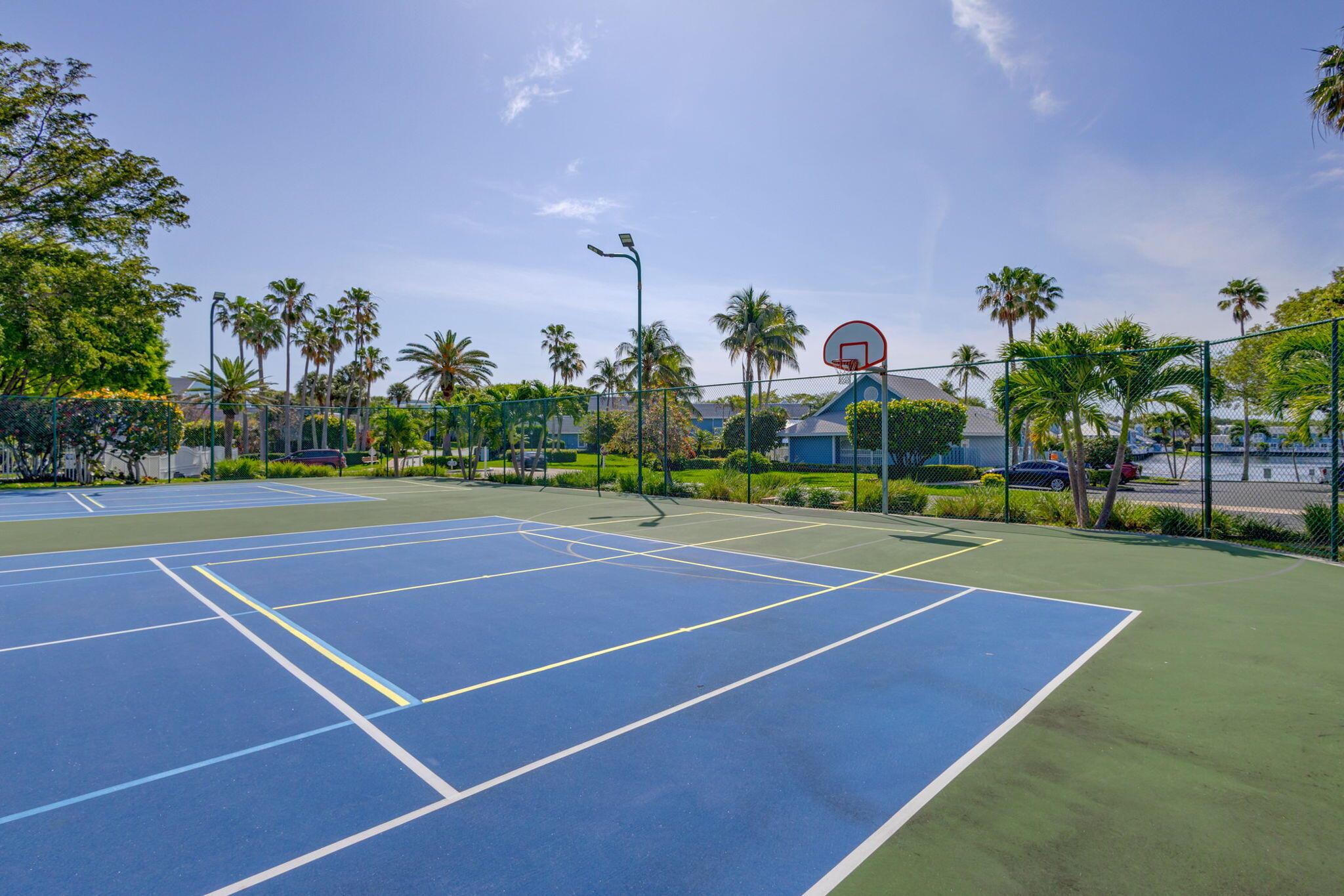 VILLAS OF OCEAN DUNES 4 - Residential