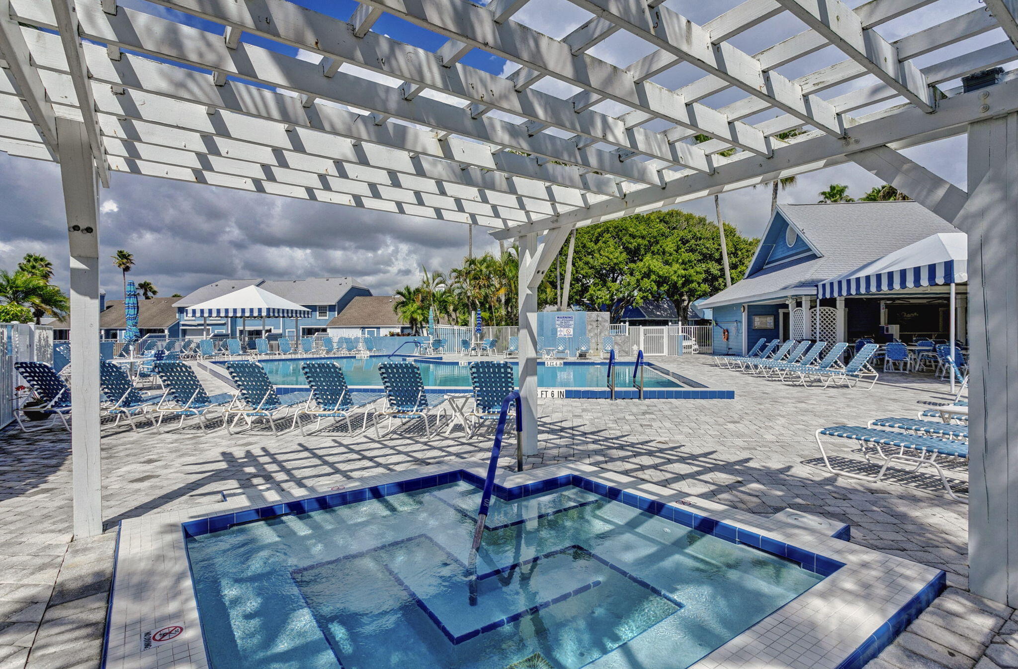 VILLAS OF OCEAN DUNES 4 - Residential