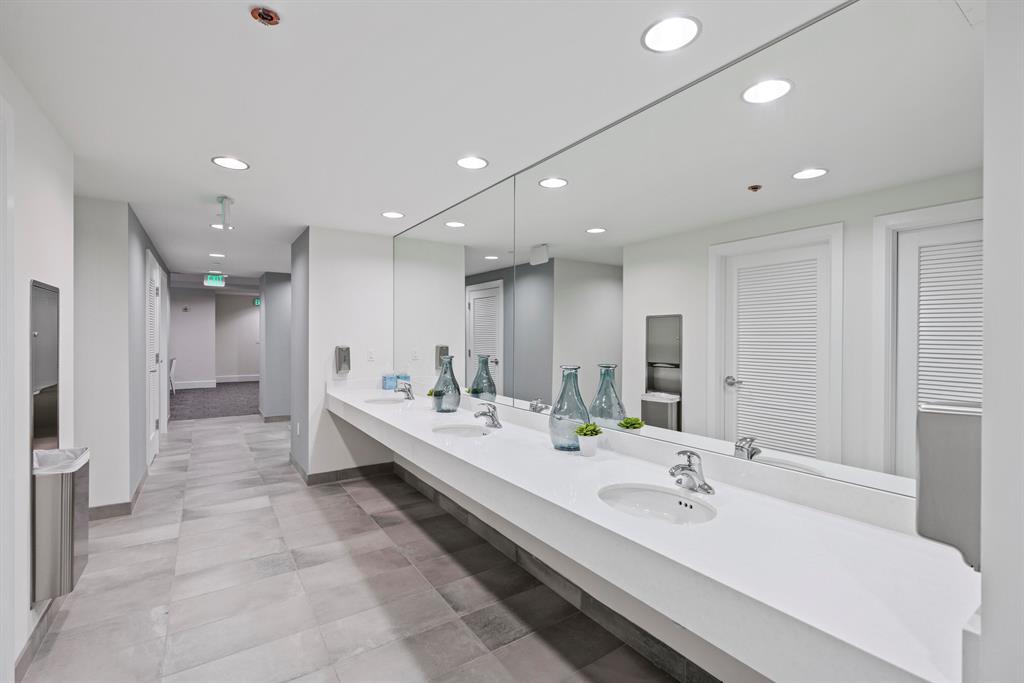 AZURE CONDO - Residential