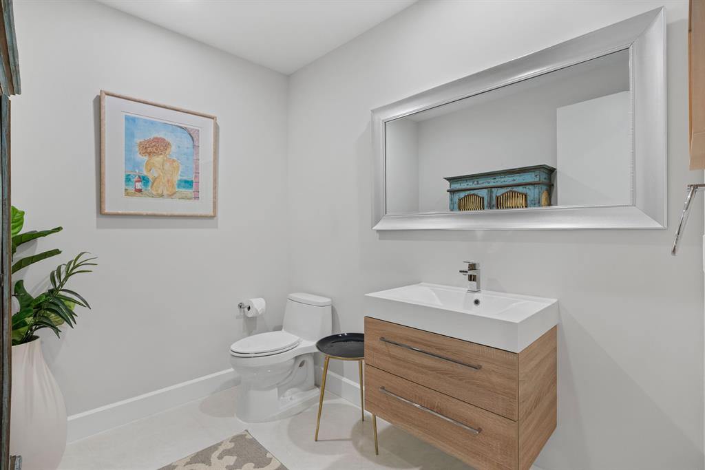 AZURE CONDO - Residential