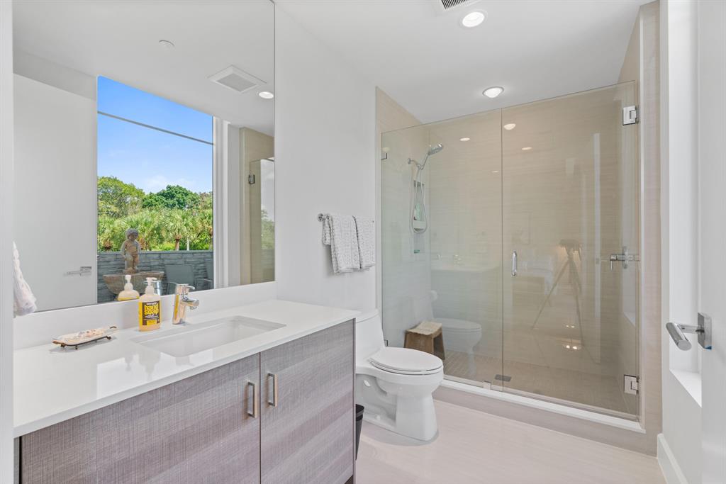 AZURE CONDO - Residential