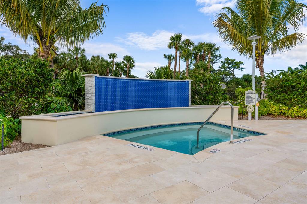 AZURE CONDO - Residential