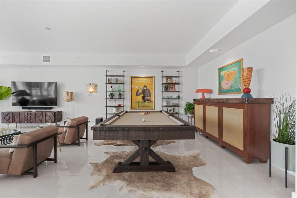 AZURE CONDO - Residential