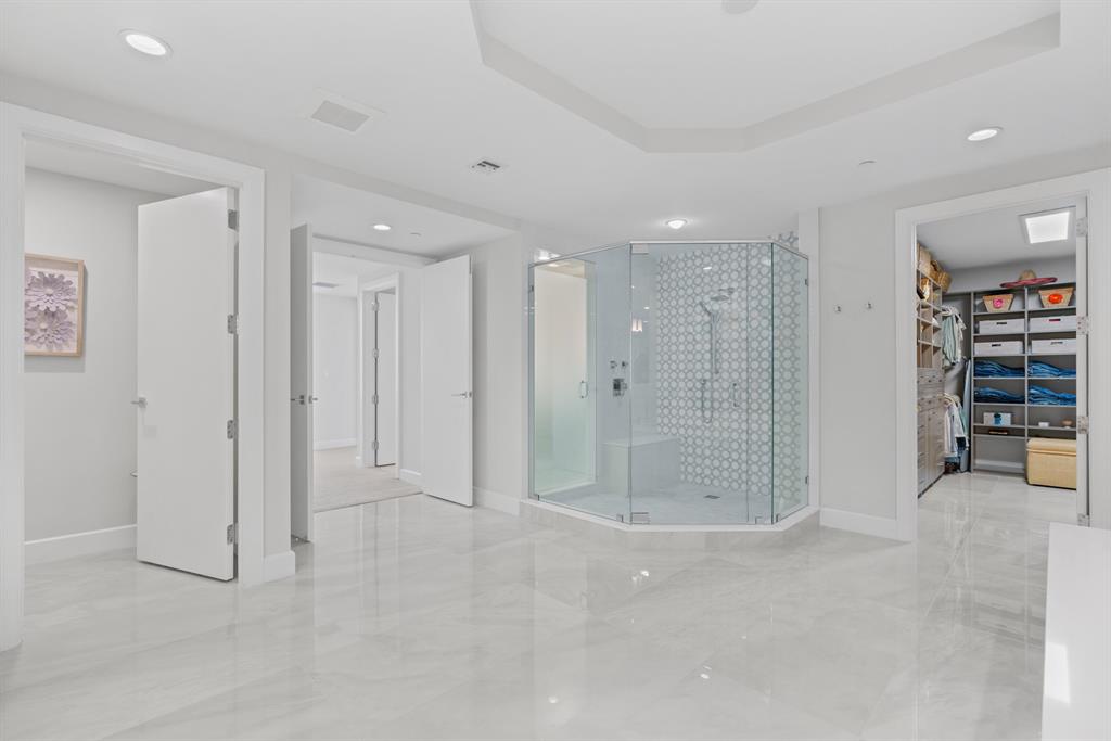 AZURE CONDO - Residential