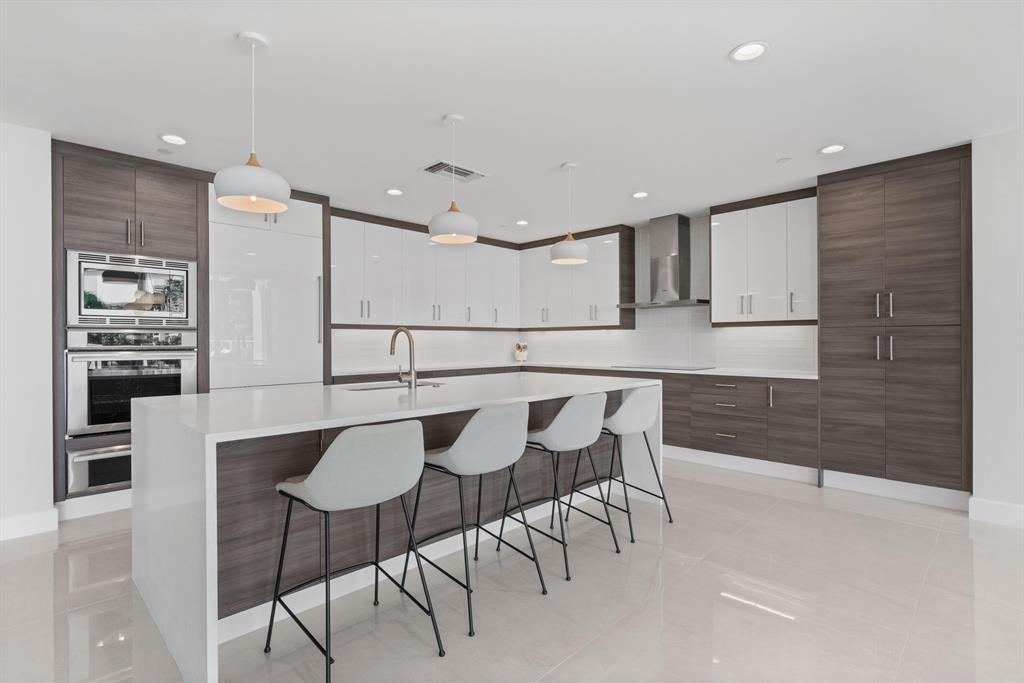 AZURE CONDO - Residential