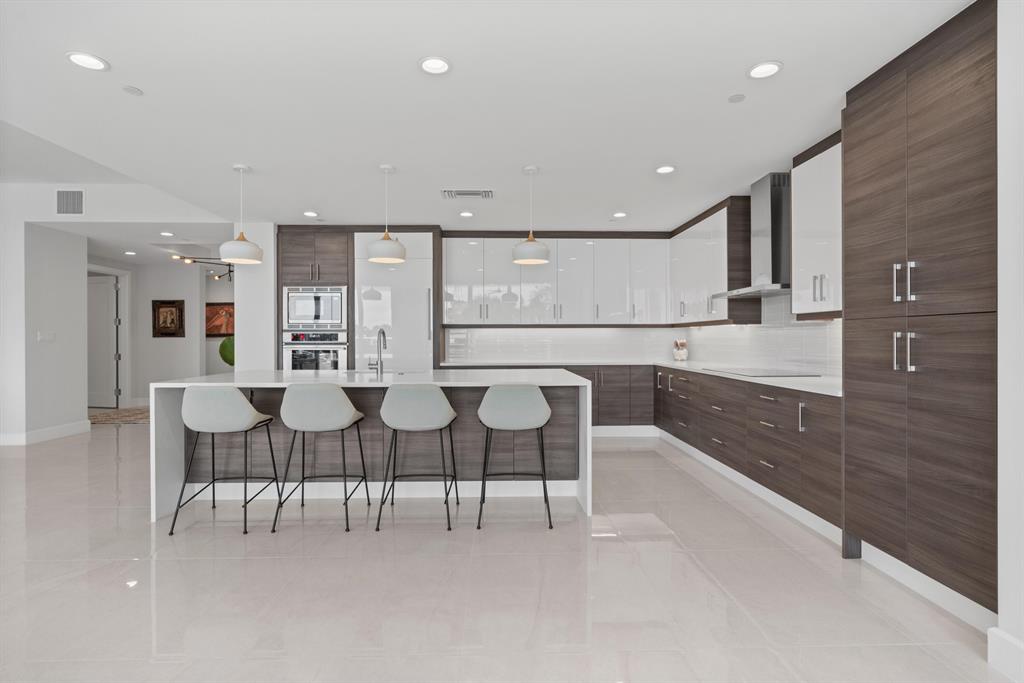 AZURE CONDO - Residential