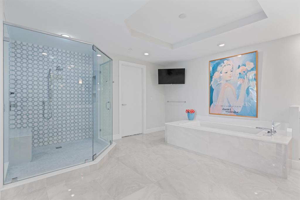 AZURE CONDO - Residential