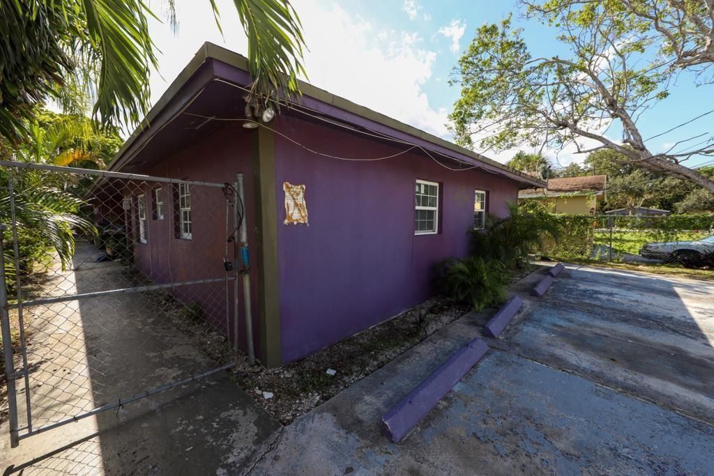 Photo of 1132 NW 5th Court, Fort Lauderdale, FL 33311 (MLS # B26024409)
