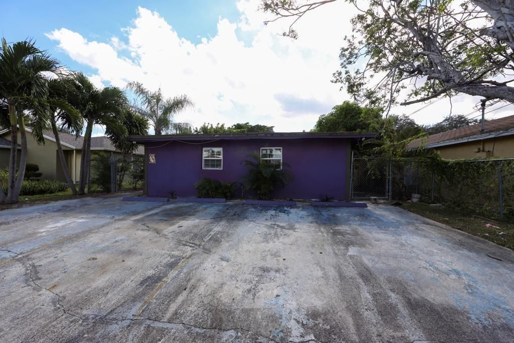 Photo of 1132 NW 5th Court, Fort Lauderdale, FL 33311 (MLS # B26024409)