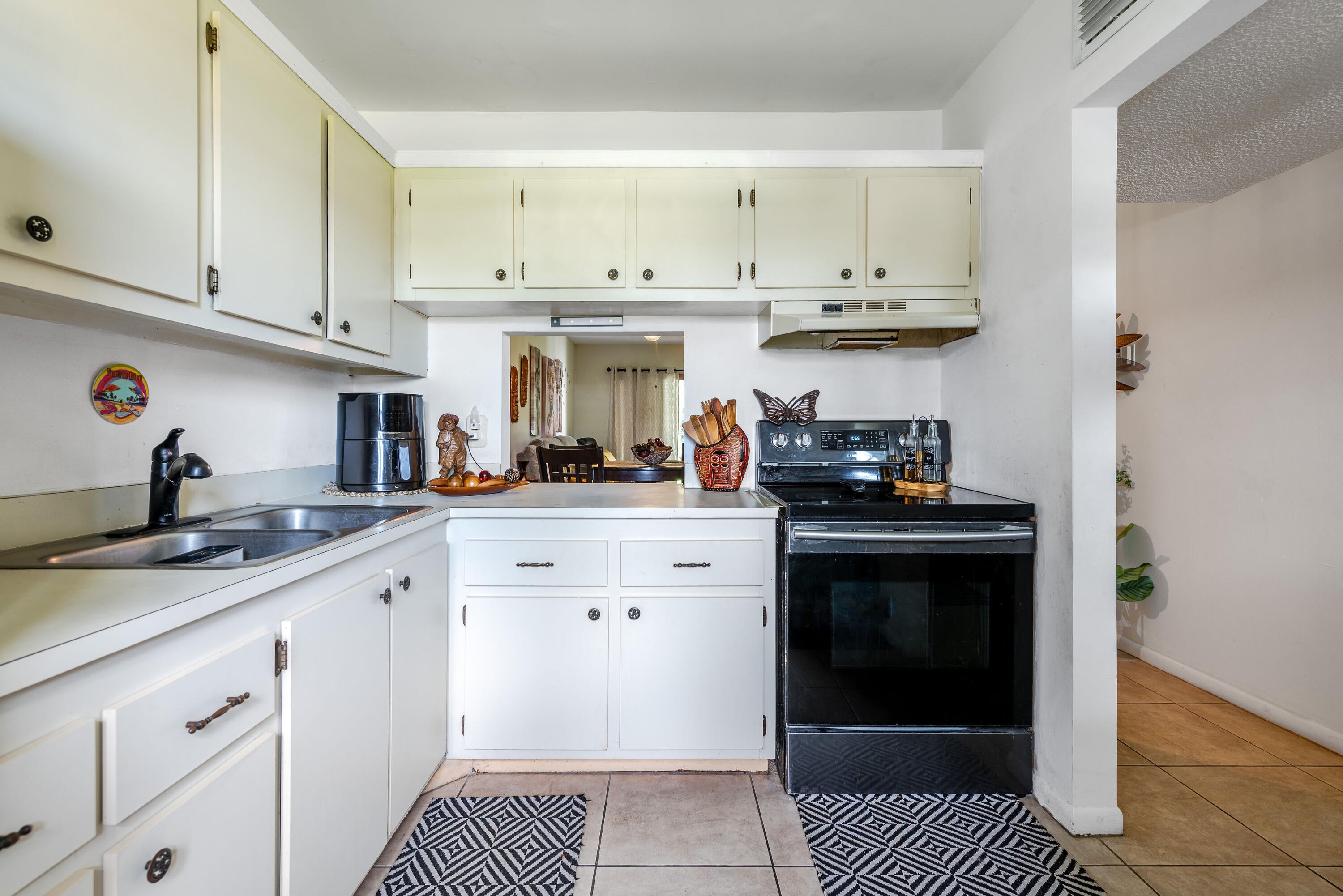 Properties 150 Lake Meryl Drive 143