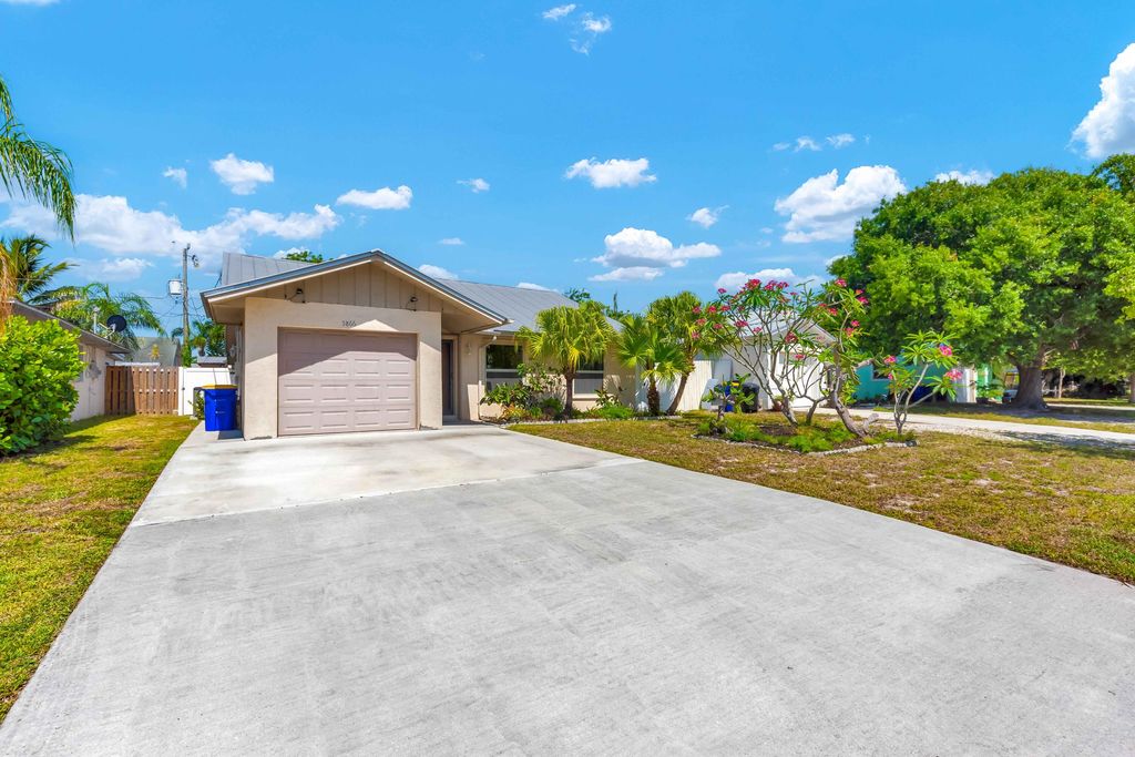 Photo of 5866 SE Wilsie Drive, Stuart, FL 34997 (MLS # R11091732)