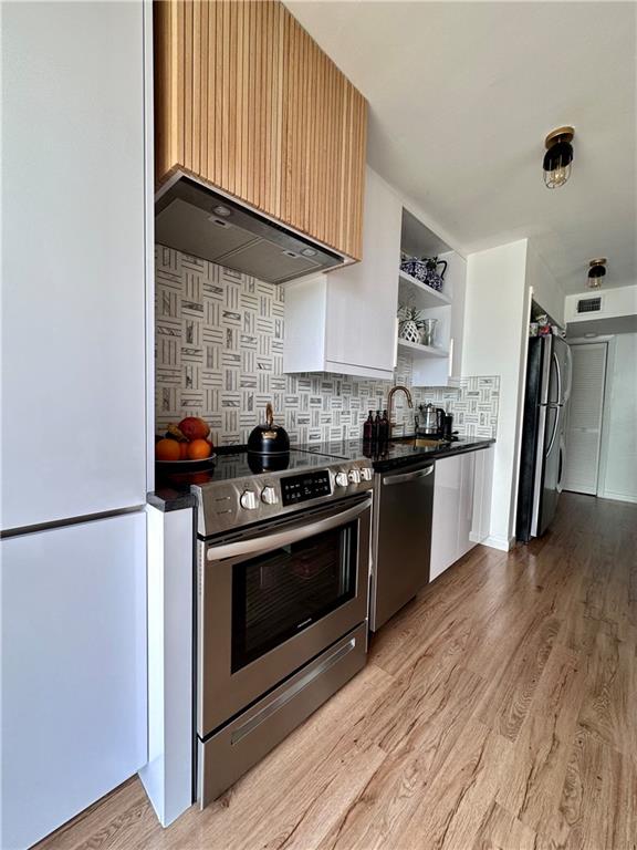 BLUE LAKE - Residential