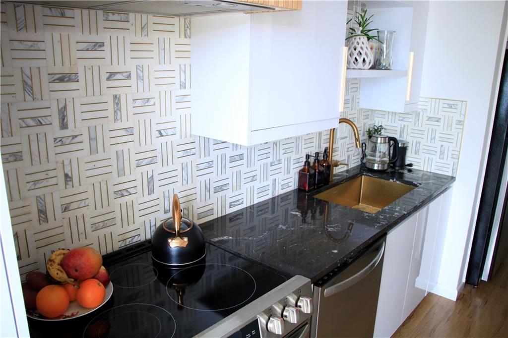 BLUE LAKE - Residential