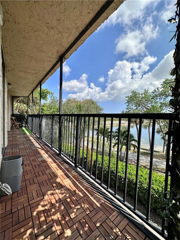 BLUE LAKE - Residential